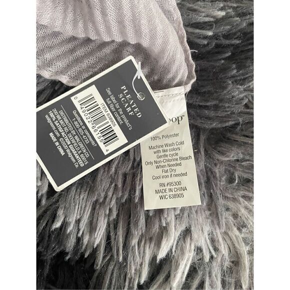 NWT west loop PLEATED SCARF - Picture 3 of 7